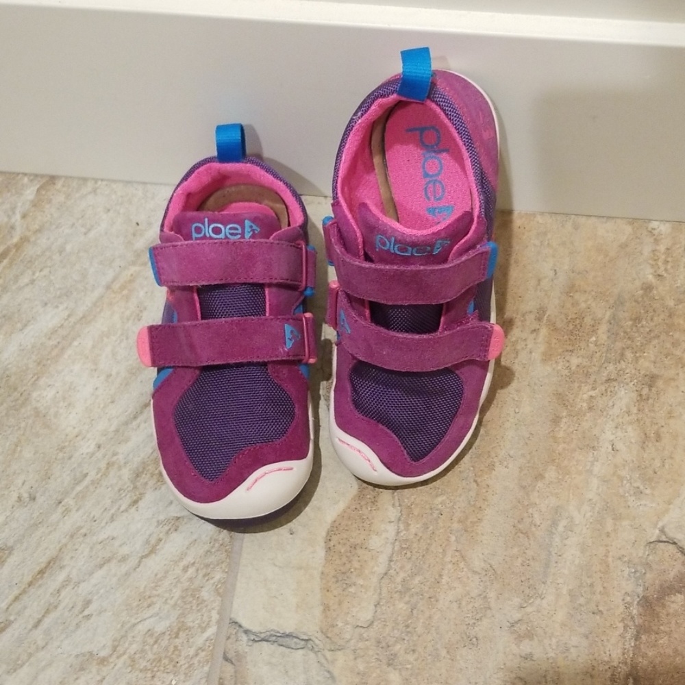 Plae Shoes